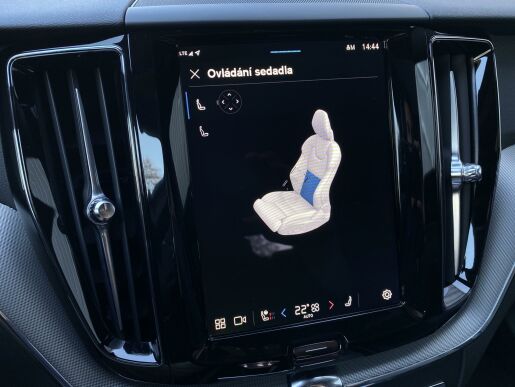 Volvo XC60 B5 (benzín) AWD// BLACK edit.