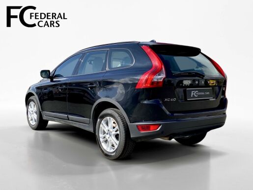 Volvo XC60 D3 FWD // MOMENTUM