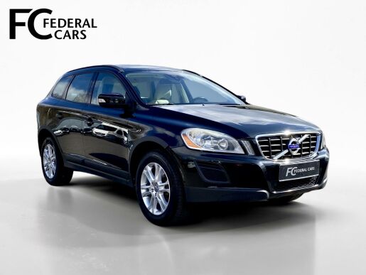 Volvo XC60 D3 FWD // MOMENTUM