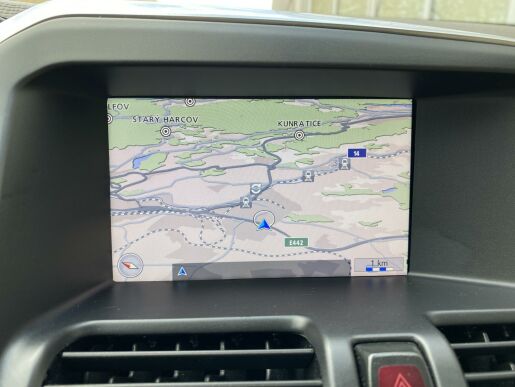 Volvo XC60 D3 FWD // MOMENTUM