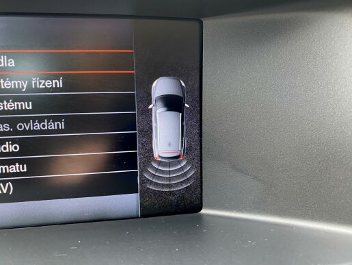 Volvo XC60 D3 FWD // MOMENTUM