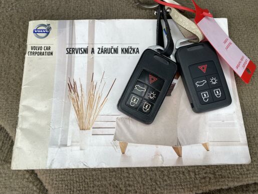 Volvo XC60 D3 FWD // MOMENTUM