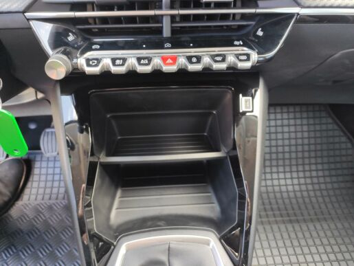 Peugeot 208 STYLE 1.2i 100k MAN6