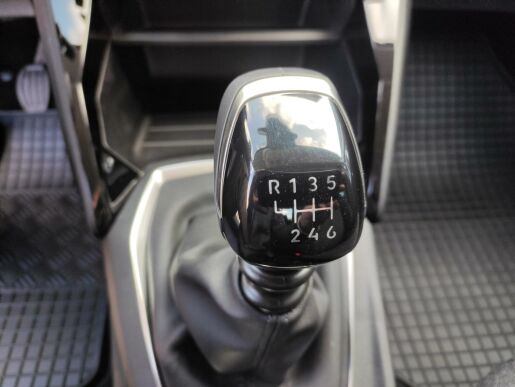 Peugeot 208 STYLE 1.2i 100k MAN6