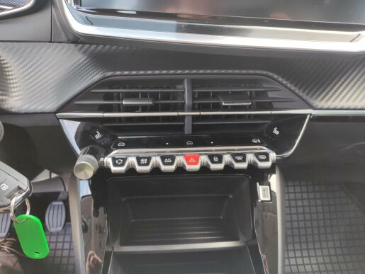 Peugeot 208 STYLE 1.2i 100k MAN6