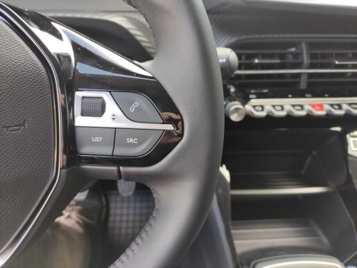 Peugeot 208 STYLE 1.2i 100k MAN6