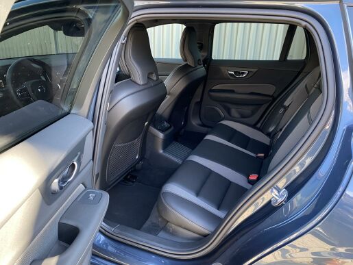Volvo V60 T6 AWD RECHARGE + sada pneu