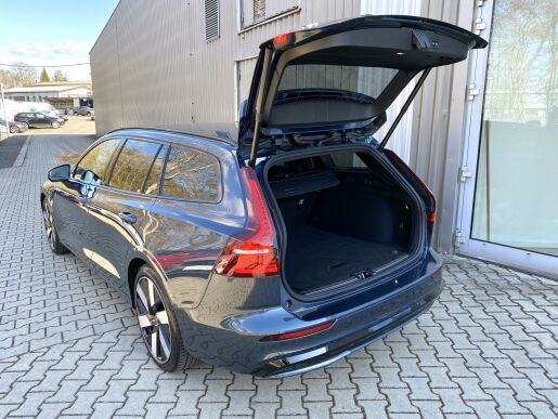 Volvo V60 T6 AWD RECHARGE + sada pneu
