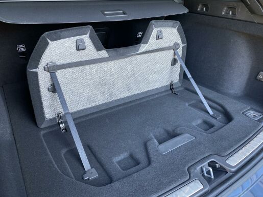 Volvo V60 T6 AWD RECHARGE + sada pneu
