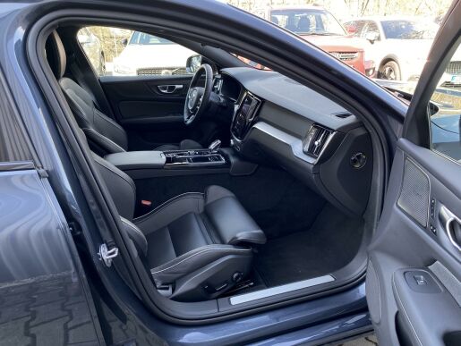 Volvo V60 T6 AWD RECHARGE + sada pneu