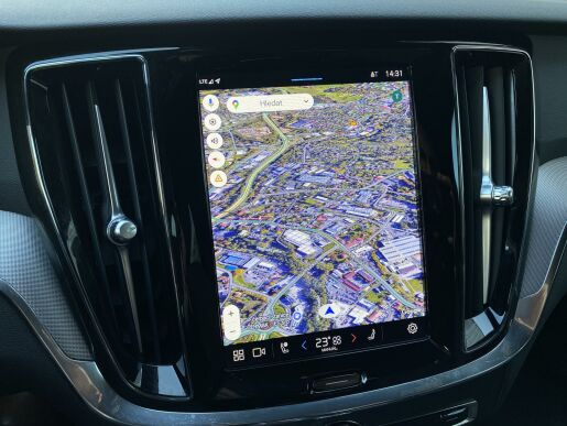 Volvo V60 T6 AWD RECHARGE + sada pneu
