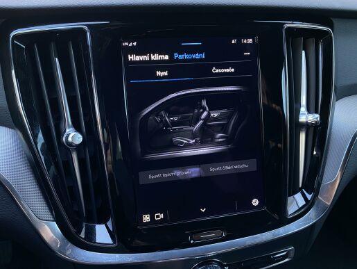 Volvo V60 T6 AWD RECHARGE + sada pneu