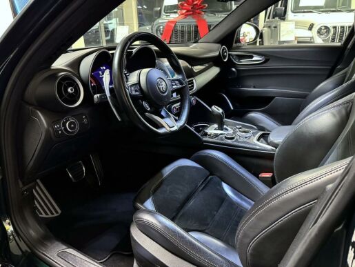 Alfa Romeo Giulia 2.0T 280k AT8 ZF Q4 4x4 Veloce