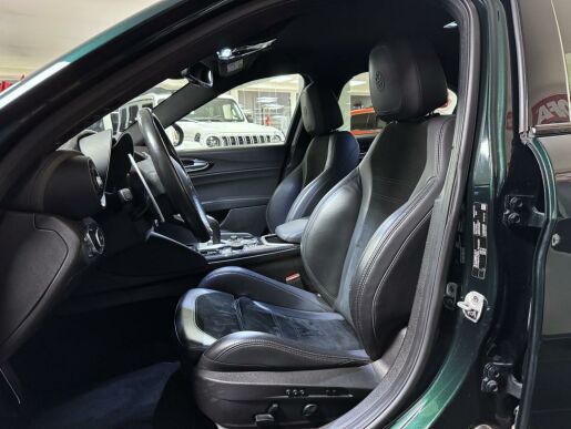 Alfa Romeo Giulia 2.0T 280k AT8 ZF Q4 4x4 Veloce