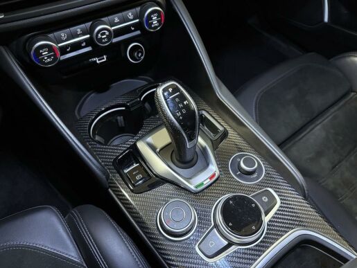 Alfa Romeo Giulia 2.0T 280k AT8 ZF Q4 4x4 Veloce