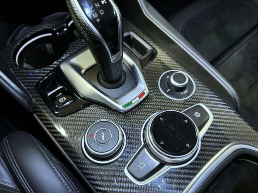 Alfa Romeo Giulia 2.0T 280k AT8 ZF Q4 4x4 Veloce