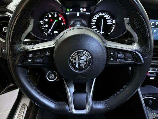 Alfa Romeo Giulia 2.0T 280k AT8 ZF Q4 4x4 Veloce