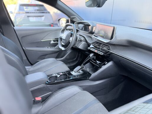 Peugeot 208 GT LINE, 100koní, Automat 8st., Navigace