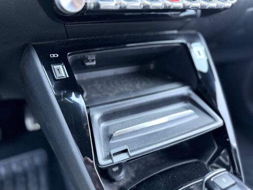 Peugeot 208 GT LINE, 100koní, Automat 8st., Navigace