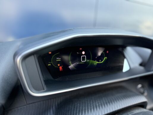 Peugeot 208 GT LINE, 100koní, Automat 8st., Navigace