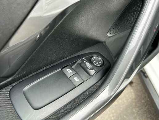 Peugeot 2008 Active 1.2 PureTech MAN5