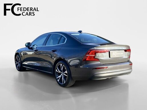 Volvo S60 B4 (benzín) FWD // kamera 360°