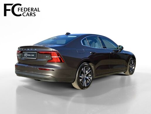 Volvo S60 B4 (benzín) FWD // kamera 360°