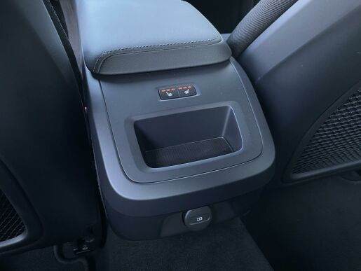 Volvo S60 B4 (benzín) FWD // kamera 360°