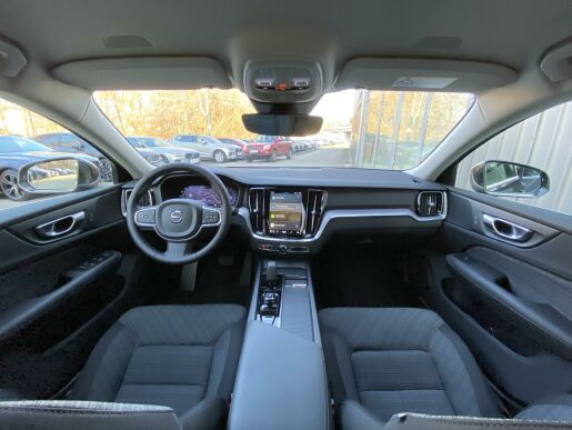 Volvo S60 B4 (benzín) FWD // kamera 360°