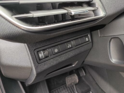 Peugeot 5008 ALLURE PACK 1.5HDI AUT8 7 MÍST