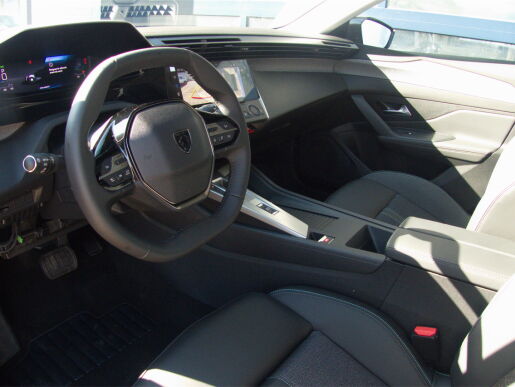 Peugeot 408 Allure Hybrid 136 e-DCS6 *tažné zařízení