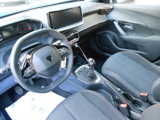Peugeot 2008 STYLE Hybrid 136 e-DCS6