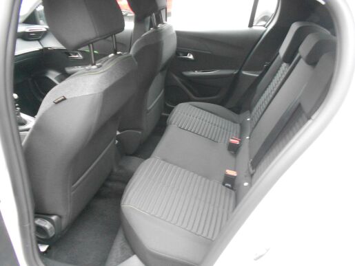 Peugeot 208 STYLE Hybrid 100 e-DCS6