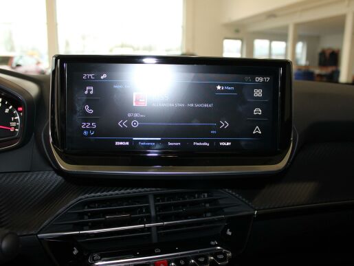 Peugeot 2008 STYLE PureTech 100 S&S MAN6