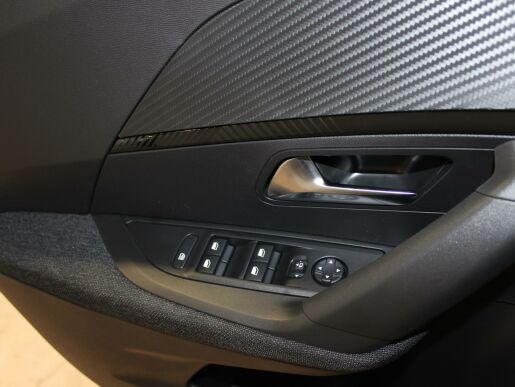 Peugeot 2008 STYLE PureTech 100 S&S MAN6