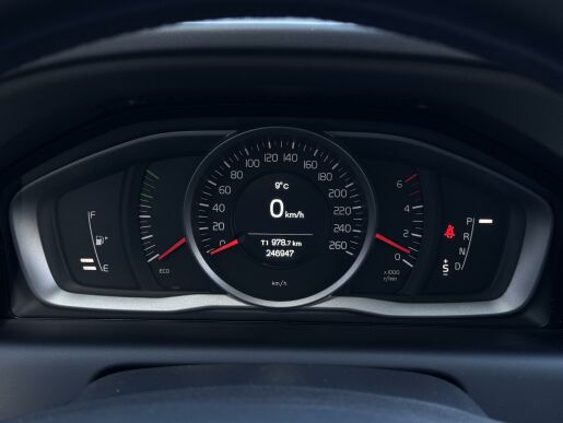Volvo XC60 D4 AWD AUT (162kW) POLESTAR