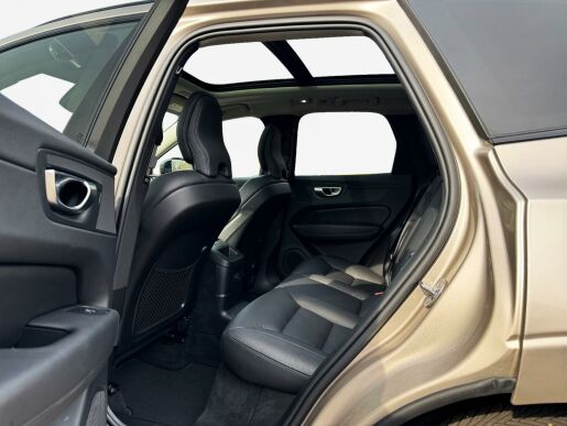 Volvo XC60 T6 AWD RECHARGE PLUS DARK