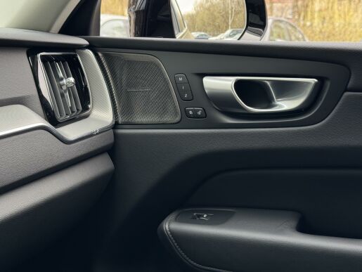 Volvo XC60 T6 AWD RECHARGE PLUS DARK