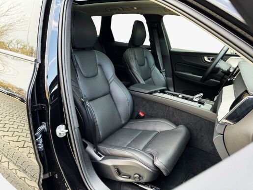 Volvo XC60 T8 AWD ULTRA DARK B&W +KOLA