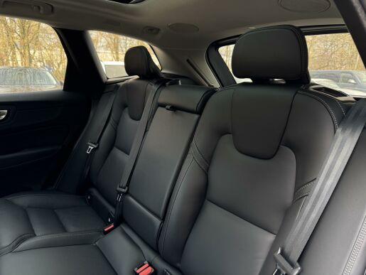 Volvo XC60 T8 AWD ULTRA DARK B&W +KOLA