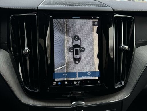 Volvo XC60 T8 AWD ULTRA DARK B&W +KOLA