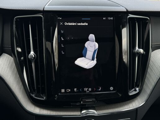 Volvo XC60 T8 AWD ULTRA DARK B&W +KOLA