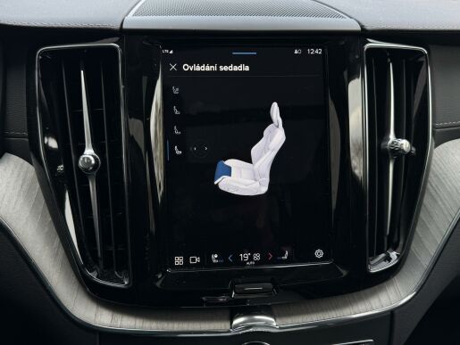 Volvo XC60 T8 AWD ULTRA DARK B&W +KOLA