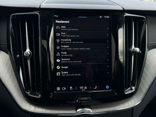 Volvo XC60 T8 AWD ULTRA DARK B&W +KOLA
