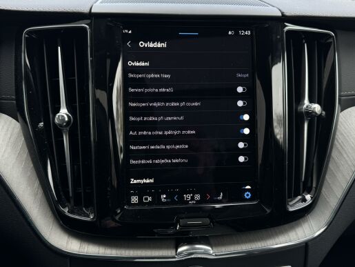 Volvo XC60 T8 AWD ULTRA DARK B&W +KOLA