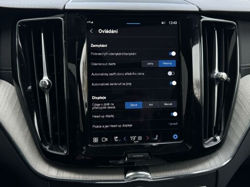 Volvo XC60 T8 AWD ULTRA DARK B&W +KOLA