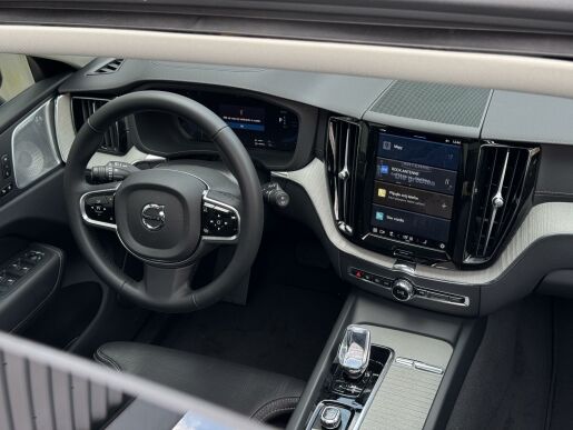 Volvo XC60 T8 AWD ULTRA DARK B&W +KOLA