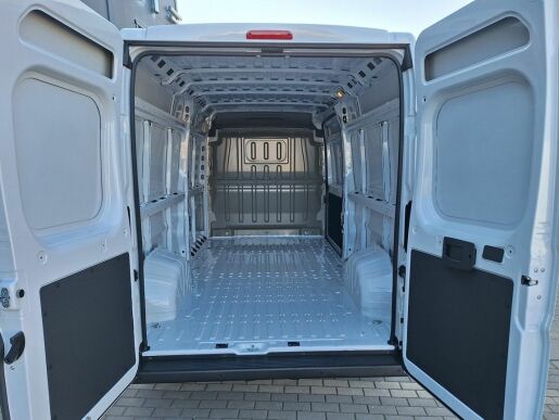 Peugeot Boxer Furgon 3500 L3H2 BlHDi 180k M