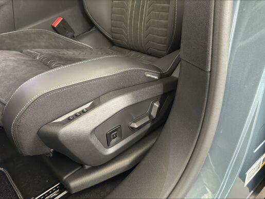 Peugeot 5008 GT Hybrid 136 e-DCS6