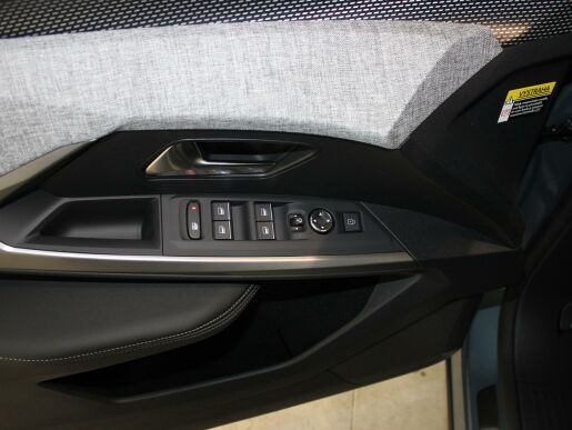 Peugeot 5008 GT Hybrid 136 e-DCS6